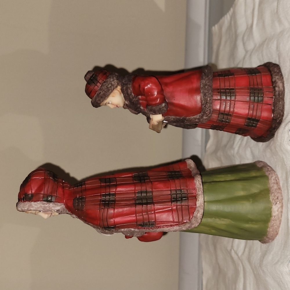 Gorgeous Vintage Inspired Set of Carolers - Picture 2 of 12